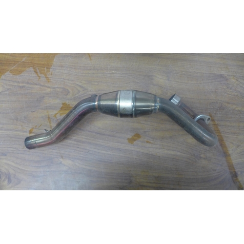 5247 - A Moto-x muffler and exhaust pipe