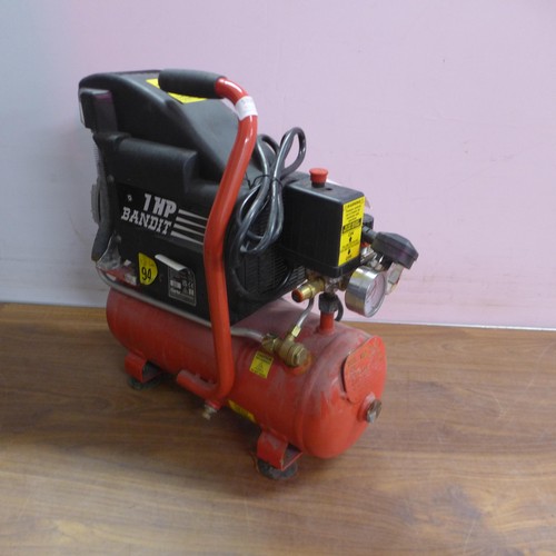 5375 - A Clarke Bandit V 1HP 8L 4.2cfm air compressor
* This lot is subject to VAT (please note that items ... 