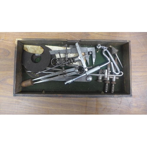 5001 - An early 20th Century 5 drawer beech engineers toolbox, with a quantity of engineering tools includi... 