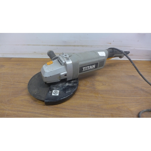 5003 - A Titan TTB879GRD, 240V, angle grinder and a Nutool NPT120 cordless drill