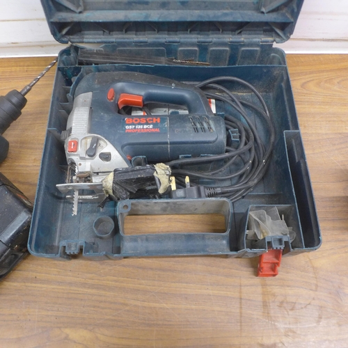 5007 - A quantity of Bosch power tools including a Bosch GST 135 BCF jigsaw, a Bosch GHO5182, 110V electric... 