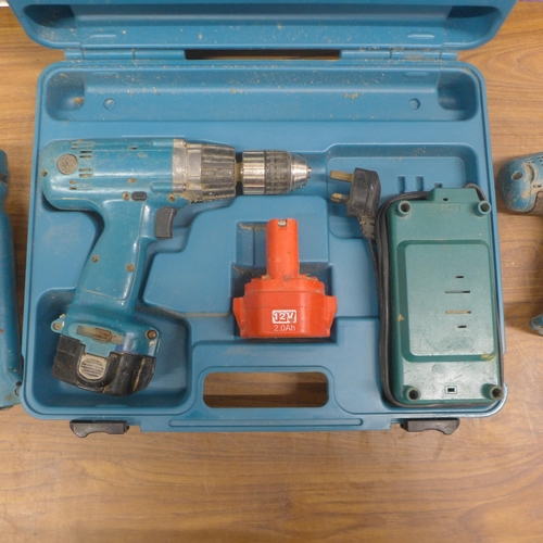 5010 - A quantity of power tools including a Makita 8390D, 18V drill, a Makita 6095D, 9.6V long handle dril... 