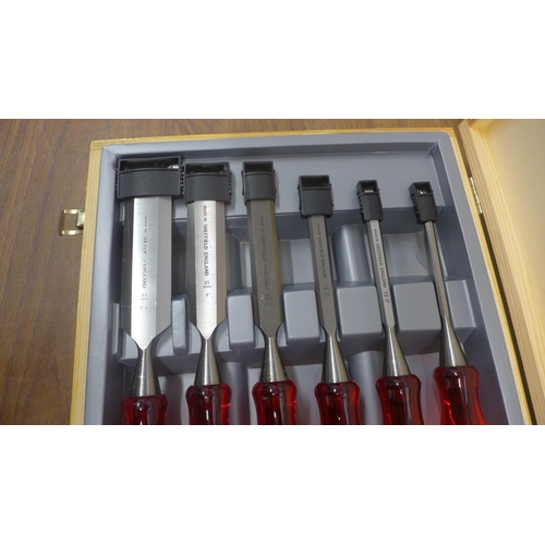 5019 - A set of six Marples M373/SC bevel edge splitproof chisels in a wooden storage case