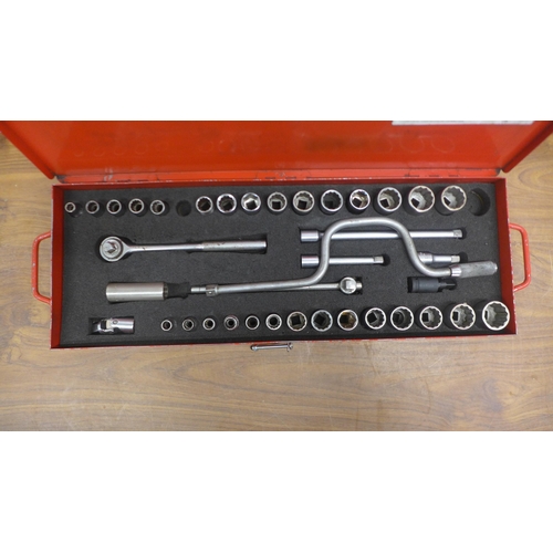 5039 - A Britool 1/2” square drive socket set with metric and A/F sockets