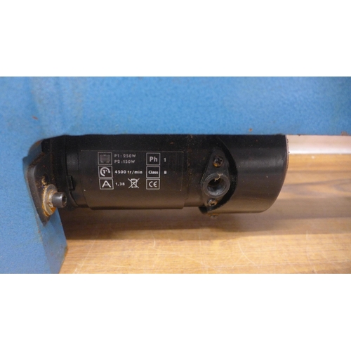 5040 - A Clarke Woodworker variable speed 13