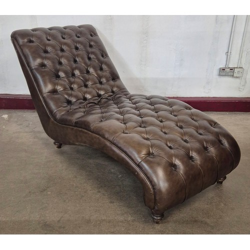 88 - A Regency style chestnut brown leather upholstered chaise longue