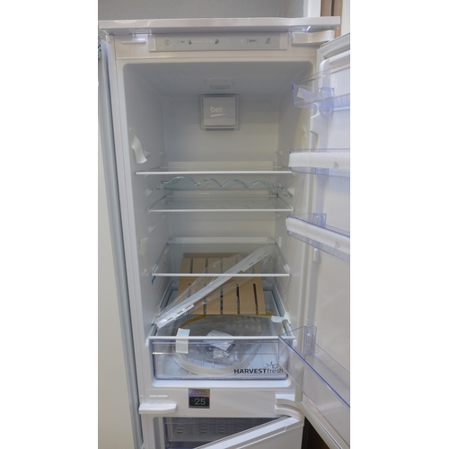 4019 - Beko Fridge/Freezer 70/30 with Harvest Fresh (Transit damage) *This lot is subject to VAT