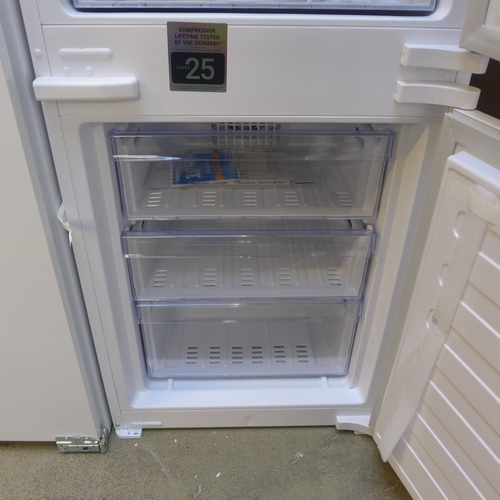 4019 - Beko Fridge/Freezer 70/30 with Harvest Fresh (Transit damage) *This lot is subject to VAT