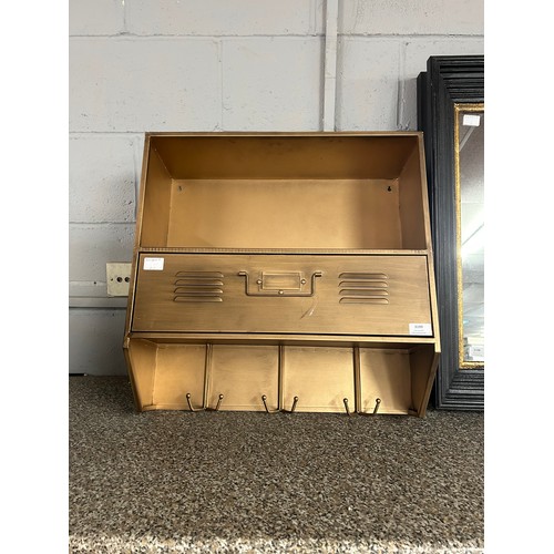 3199 - A wall mounted metal cabinet