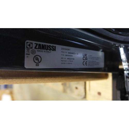 4053 - Zanussi Single Multifunction Oven - (Slight chip to door) *This lot is subject to VAT