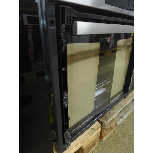 4073 - AEG Multifunction Oven (Door requires attention) *This lot is subject to VAT