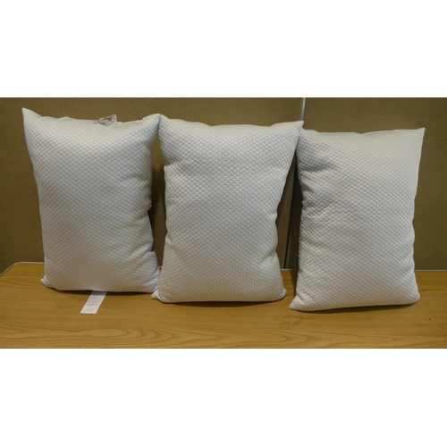 6236 - Three Hotel Grand Summer/Winter Pillows   (349-435) *This lot is subject to VAT