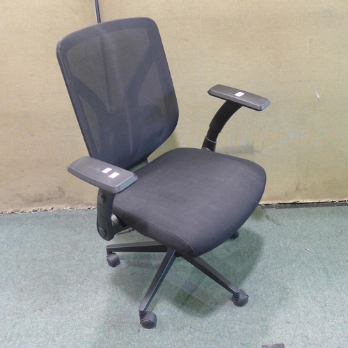 6252 - True Mesh Chair    (349-209) *This lot is subject to VAT