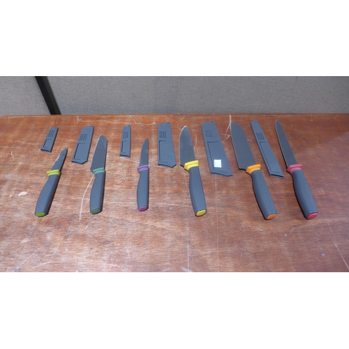 6097 - JosephJoseph 6 piece Knife Set   (349-130) *This lot is subject to VAT