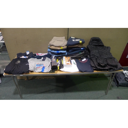 6110 - Large bag of clothing, brands to include: Levis's, Ted Baker, Jack Wills, etc. (347-648) *This lot i... 