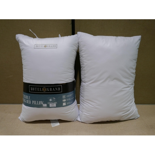 6267 - Two Hotel Grand Summer/Winter Pillows (347-283) *This lot is subject to Vat