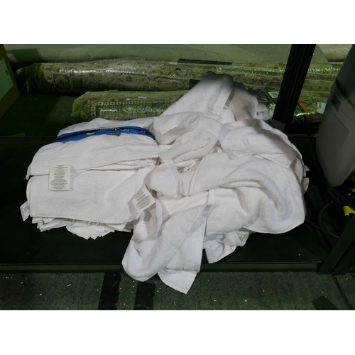 6271 - Large Quantity Of Grandeur Wash Cloths (347-242-247) *This lot is subject to Vat