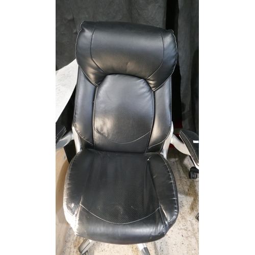 6289 - Two Swivel office Chairs (347-16,258) *This lot is subject to Vat