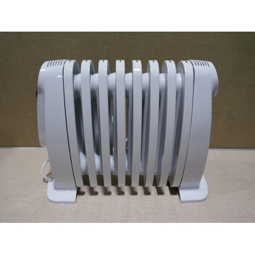 6139 - Delonghi Oil Filled Small Radiator   (349-386) *This lot is subject to VAT