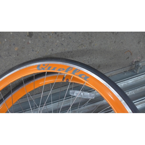 5109 - A pair of Quellla alloy cycle track rims and tyres size 700x25c (front and rear) - unused