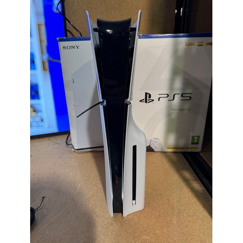 6011A - Playstation 5 Slim White Disc Console with remote, Original RRP £389.99 + VAT (349-424) *This lot is... 