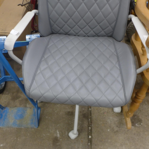 5224 - A grey leather effect Ikea Utespelare swivel gaming chair