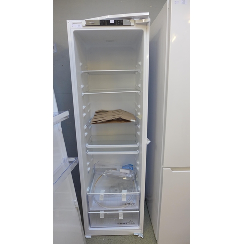 4118 - Beko Integrated Tower Fridge (Door requires attention) *This lot is subject to VAT