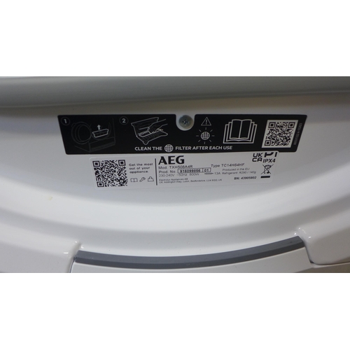 4124 - AEG 8kg Freestanding Condenser Tumble Dryer  *This lot is subject to VAT