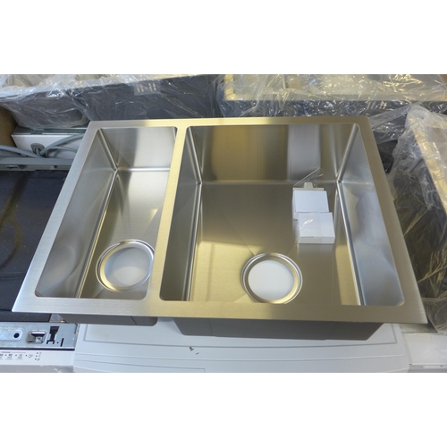 4127 - Idro Large 1.5 Bowl Sink - Stainless Steel *This lot is subject to VAT