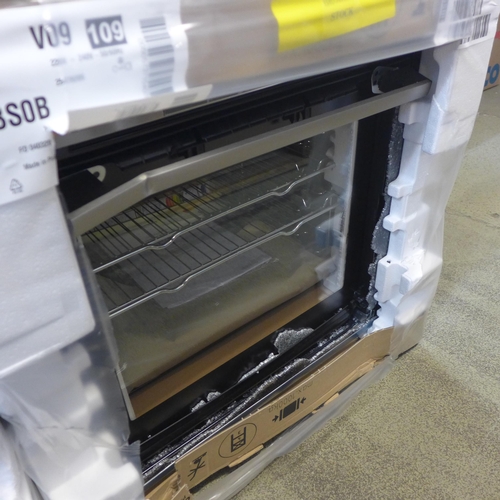 4135 - Bosch Serie 4 Single Oven  (Door requires attention) *This lot is subject to VAT