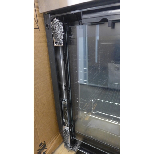 4150 - Bosch Serie 2 Single Oven (Door requires attention) *This lot is subject to VAT