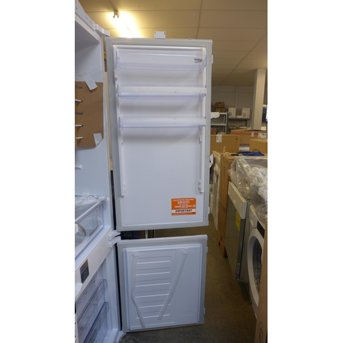 4165 - Beko 70/30 Integrated Fridge Freezer - Frost Free (Transit Damage) *This lot is subject to VAT