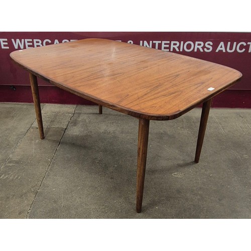 32 - A G-Plan Sierra teak rectangular extending dining table