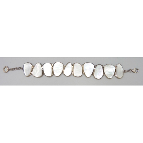 7072 - A silver and mother of pearl panel bracelet, 30g, 20cm