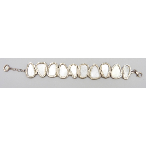 7072 - A silver and mother of pearl panel bracelet, 30g, 20cm