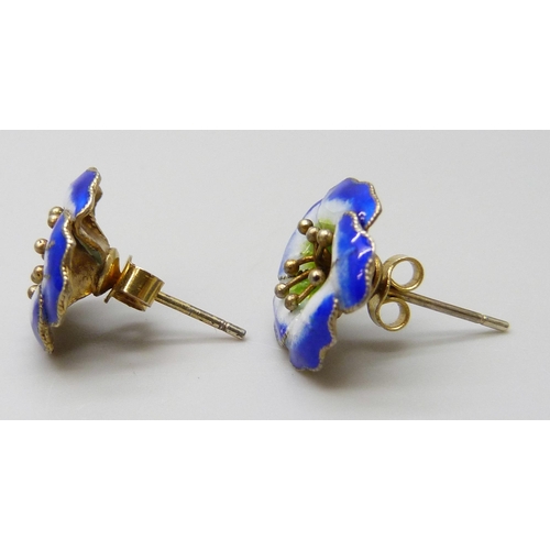 7085 - A pair of gilt metal enamelled flower earrings, 1.4cm