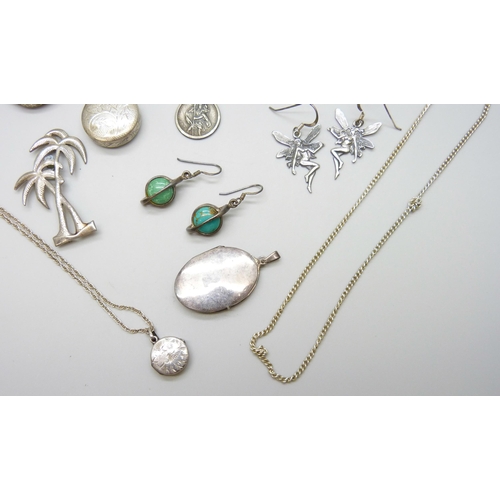 7093 - A collection of silver jewellery including a small George Jensen locket, brooches, a buckle, etc., 6... 