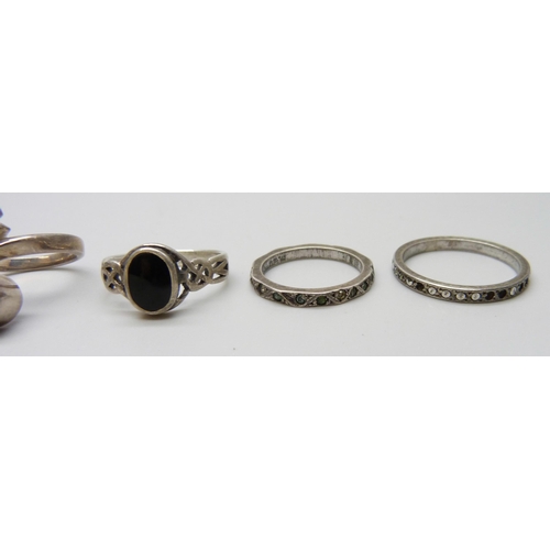 7116 - Ten silver rings, 38g