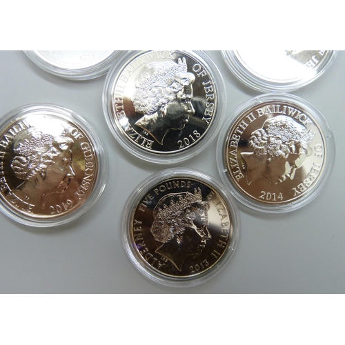 7189 - Ten enamelled commemorative £5 coins, RAF and Remembrance