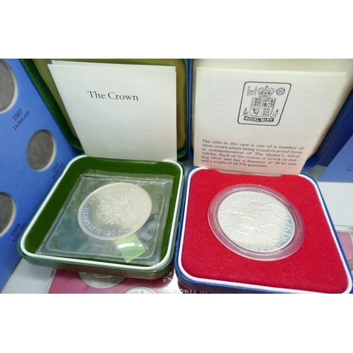 7206 - A collection of worldwide coins, proof sets, coin folders and 1978 Bahamas silver proof (45.3g), 197... 