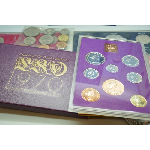 7206 - A collection of worldwide coins, proof sets, coin folders and 1978 Bahamas silver proof (45.3g), 197... 