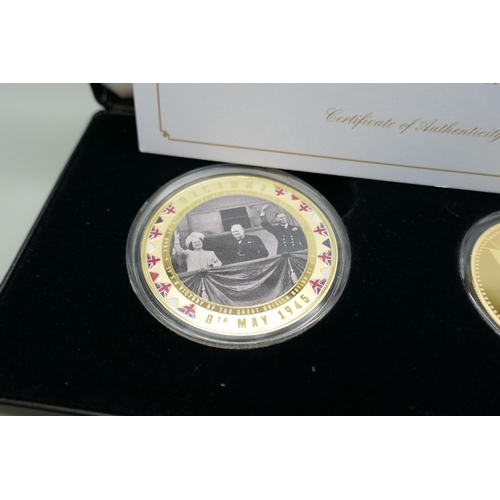 7207 - The VE Day 24 carat gold plated coin pair, one Solomon Islands Elizabeth II 2020 half dollar - Victo... 