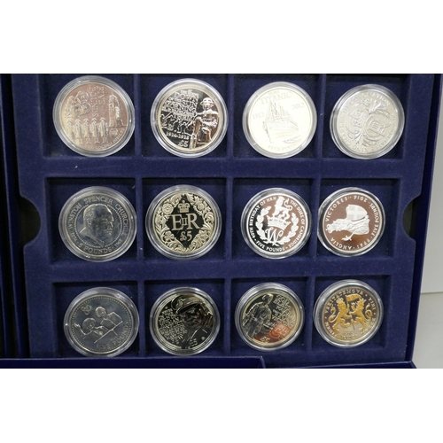 7223 - Five boxes of commemorative £5 coins (60)