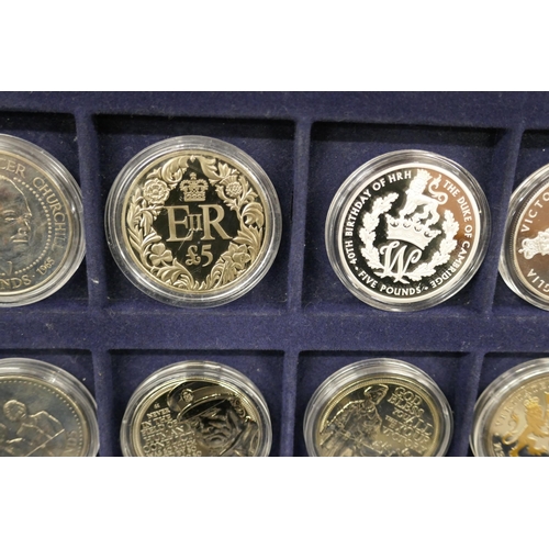 7223 - Five boxes of commemorative £5 coins (60)