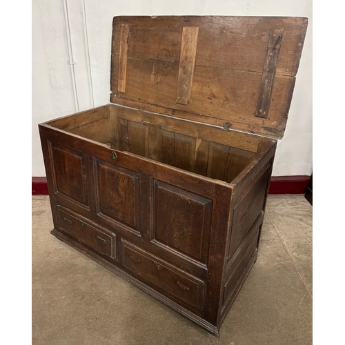 167 - A George III oak mule chest