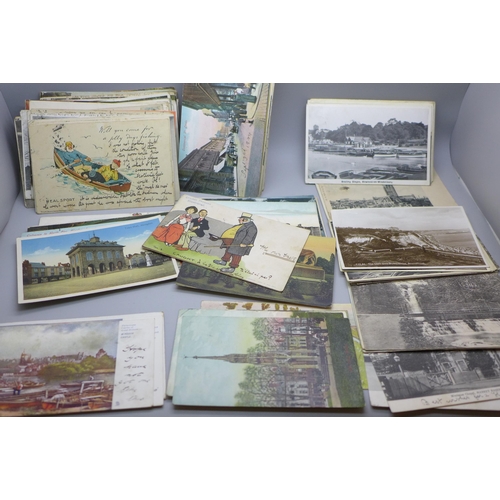 2019 - A collection of Edwardian and later postcards, approximately 350