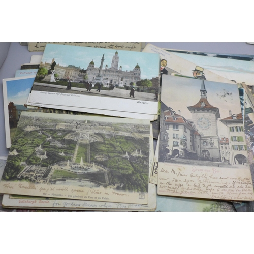 2019 - A collection of Edwardian and later postcards, approximately 350