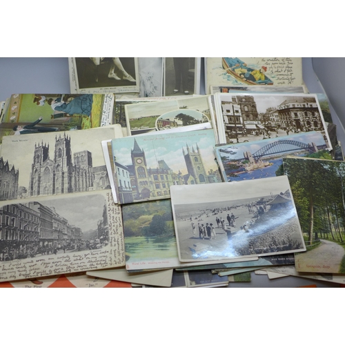 2019 - A collection of Edwardian and later postcards, approximately 350