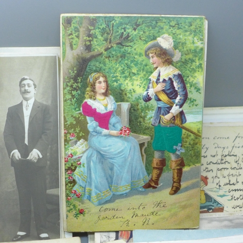 2019 - A collection of Edwardian and later postcards, approximately 350