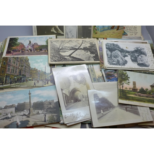 2019 - A collection of Edwardian and later postcards, approximately 350